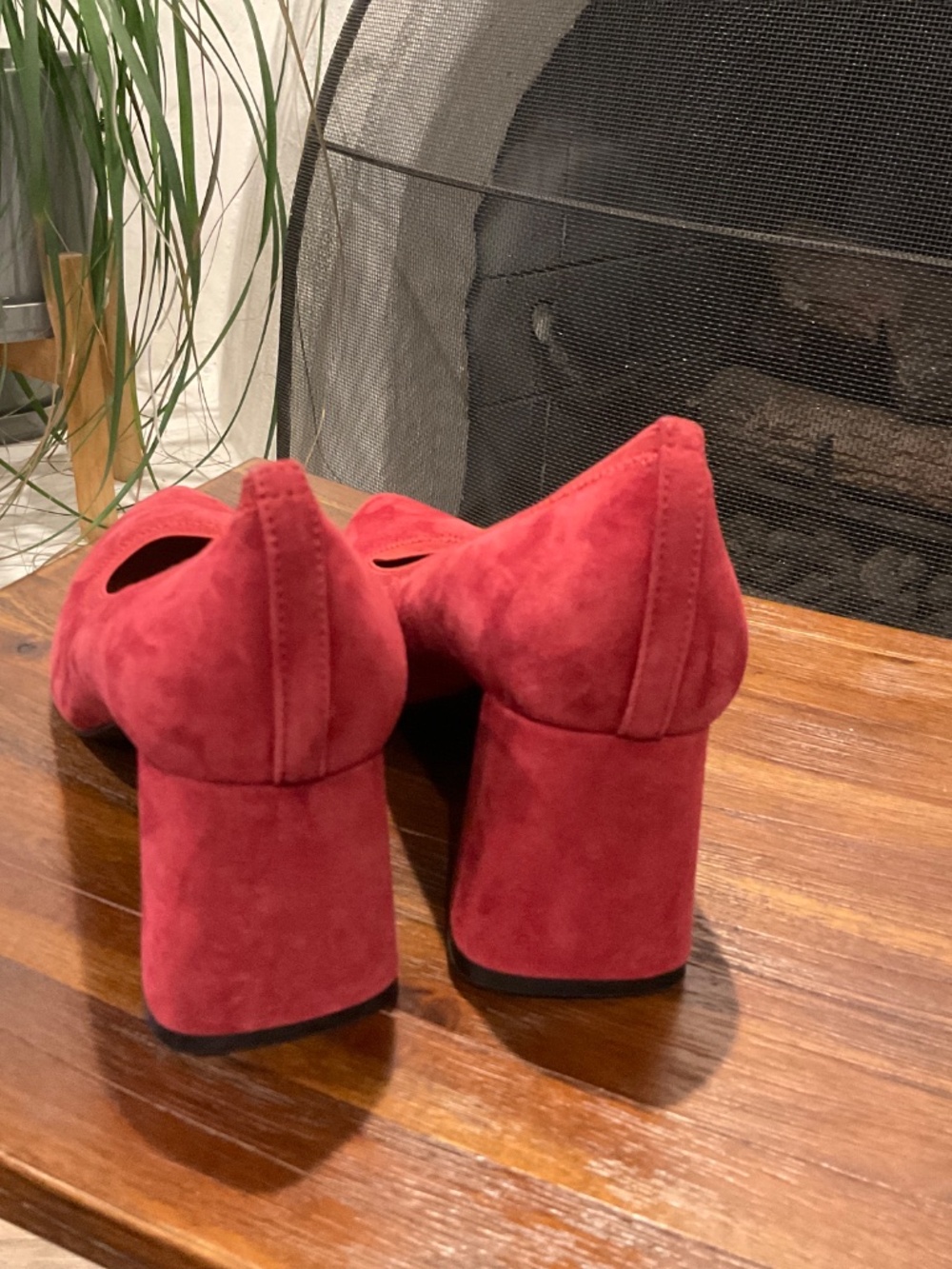 Gentle Souls by Kenneth Cole Dionne Pump Red Suede size 7.5 - Picture 3 of 8